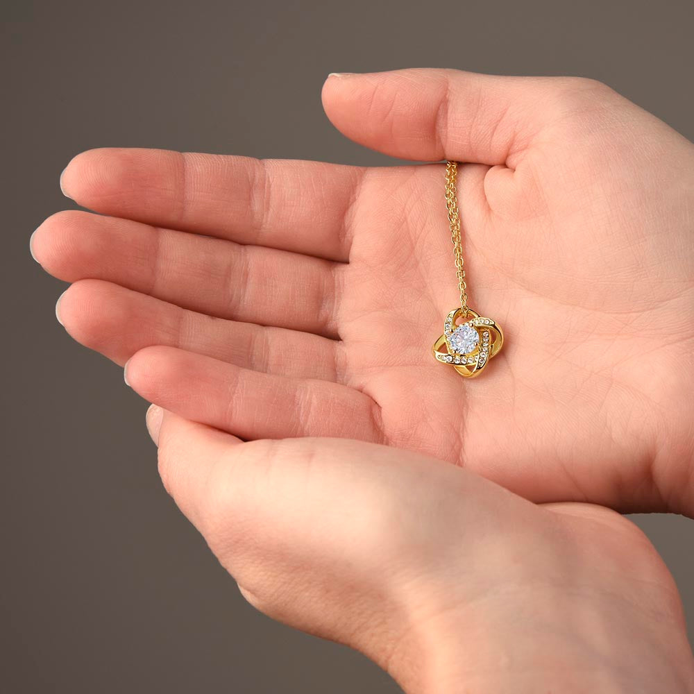 To my Queen - Love pendant necklace - Gold